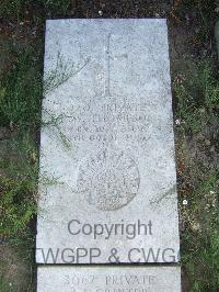 Boulogne Eastern Cemetery - Thompson, Ernest William