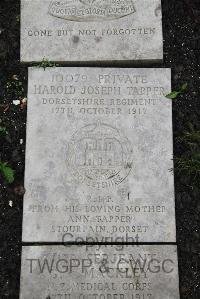 Boulogne Eastern Cemetery - Tapper, Harold Joseph