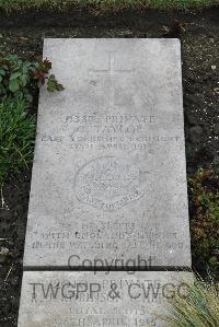 Boulogne Eastern Cemetery - Taylor, Carrick