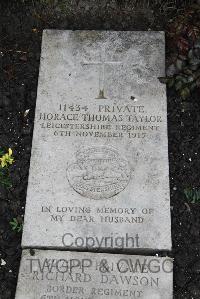 Boulogne Eastern Cemetery - Taylor, Horace Thomas