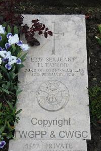 Boulogne Eastern Cemetery - Taylor, H