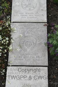 Boulogne Eastern Cemetery - Taylor, H