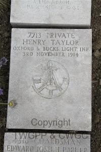 Boulogne Eastern Cemetery - Taylor, Henry