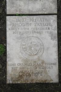 Boulogne Eastern Cemetery - Taylor, Rhoden