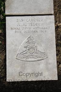 Boulogne Eastern Cemetery - Tedder, A A