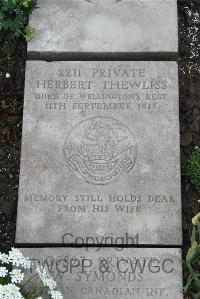 Boulogne Eastern Cemetery - Thewliss, Herbert