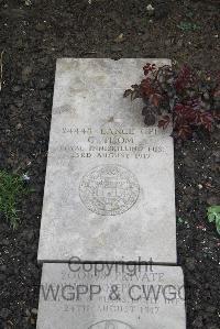 Boulogne Eastern Cemetery - Thom, G