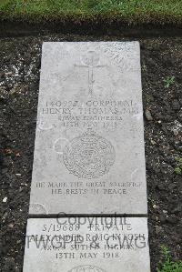 Boulogne Eastern Cemetery - Thomas, Henry