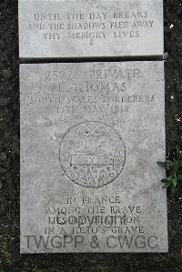 Boulogne Eastern Cemetery - Thomas, Laven Llewlyn Griffiths