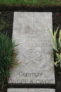 Boulogne Eastern Cemetery - Thrower, Albert Victor