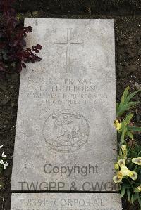 Boulogne Eastern Cemetery - Thulborn, E