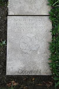 Boulogne Eastern Cemetery - Tompkins, J K