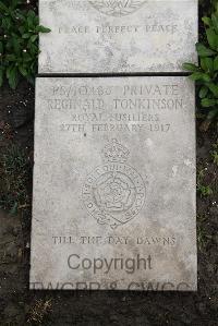 Boulogne Eastern Cemetery - Tonkinson, Reginald