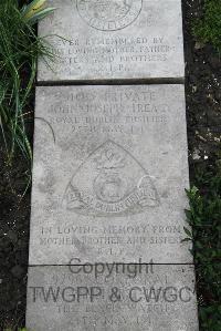 Boulogne Eastern Cemetery - Treacy, John Joseph