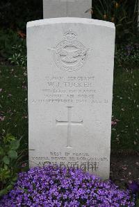 Boulogne Eastern Cemetery - Tucker, William John