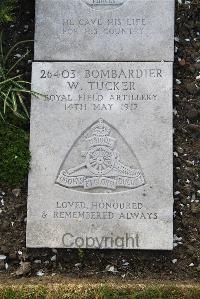Boulogne Eastern Cemetery - Tucker, William
