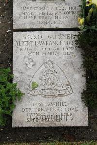 Boulogne Eastern Cemetery - Turner, Albert Lawrance