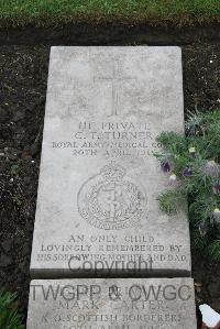 Boulogne Eastern Cemetery - Turner, Charles Thomas