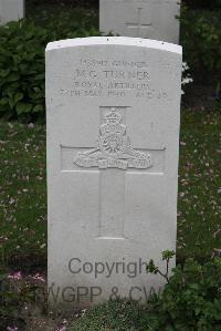 Boulogne Eastern Cemetery - Turner, Mark George