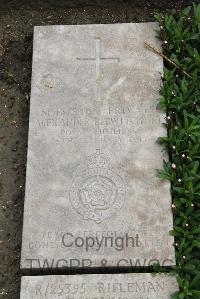 Boulogne Eastern Cemetery - Twitchett, Alexander Bert