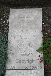 Boulogne Eastern Cemetery - Twyman, P C