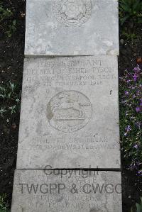 Boulogne Eastern Cemetery - Tyson, Herbert Bewsher