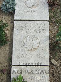Boulogne Eastern Cemetery - Urquhart, Duncan