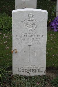 Boulogne Eastern Cemetery - Ullmer, Robert Walter