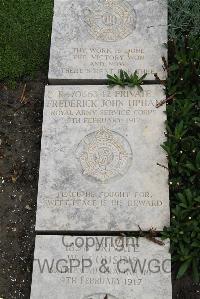 Boulogne Eastern Cemetery - Upham, Frederick John