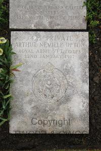 Boulogne Eastern Cemetery - Upton, Arthur Neville