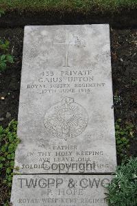 Boulogne Eastern Cemetery - Upton, Gaius