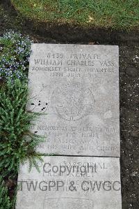 Boulogne Eastern Cemetery - Vass, William Charles