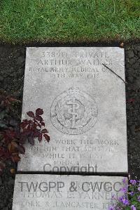 Boulogne Eastern Cemetery - Walker, Arthur