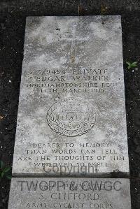 Boulogne Eastern Cemetery - Walker, Edgar