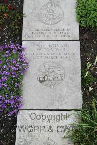 Boulogne Eastern Cemetery - Walker, W