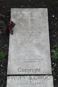 Boulogne Eastern Cemetery - Waller, F