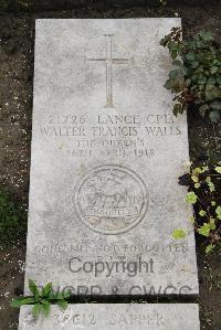 Boulogne Eastern Cemetery - Walls, Walter Francis