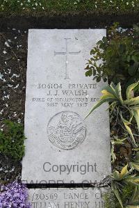Boulogne Eastern Cemetery - Walsh, John James