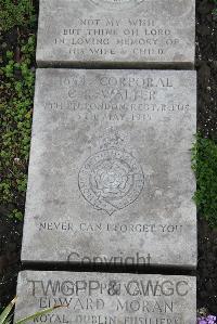 Boulogne Eastern Cemetery - Walter, C R