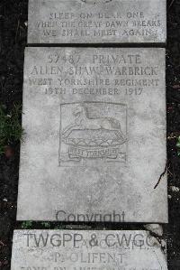 Boulogne Eastern Cemetery - Warbrick, Allen Shaw