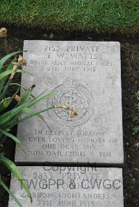 Boulogne Eastern Cemetery - Watts, Thomas William