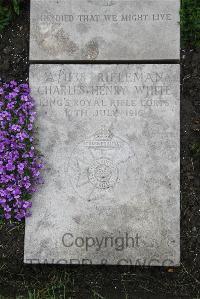 Boulogne Eastern Cemetery - White, Charles Henry