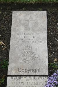 Boulogne Eastern Cemetery - White, W H