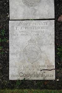 Boulogne Eastern Cemetery - Whitehouse, Thomas James