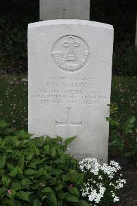 Boulogne Eastern Cemetery - Willcox, Thomas William