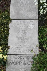 Boulogne Eastern Cemetery - Williams, C