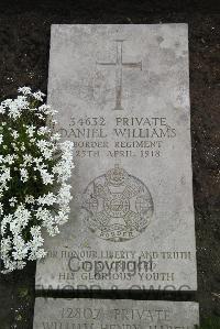 Boulogne Eastern Cemetery - Williams, Daniel