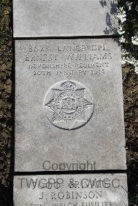 Boulogne Eastern Cemetery - Williams, Ernest