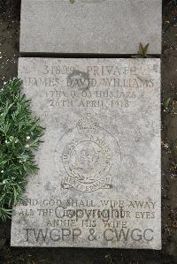 Boulogne Eastern Cemetery - Williams, James David