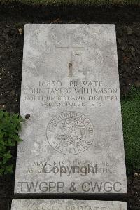 Boulogne Eastern Cemetery - Williamson, J T